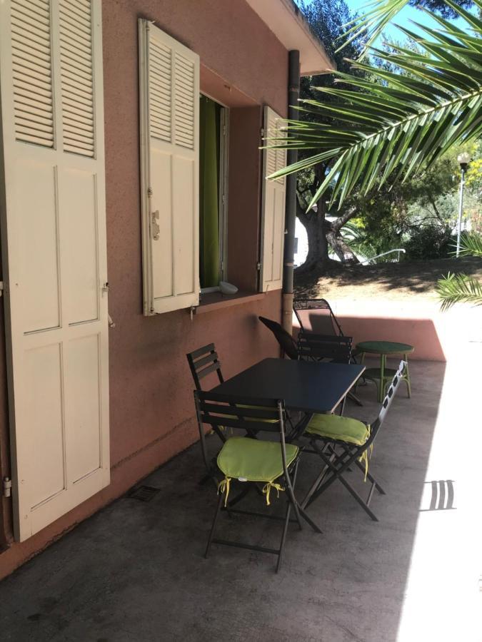 L Annexe 50M De La Plage Бандол Екстериор снимка
